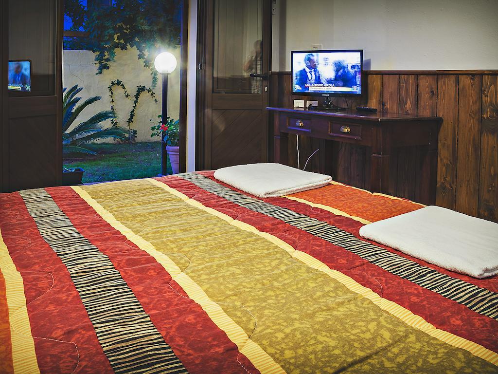 Bed And Breakfast Ichnos Cala Gonone Szoba fotó